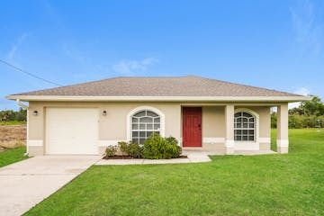 3016 25th St W Lehigh Acres, FL 33971